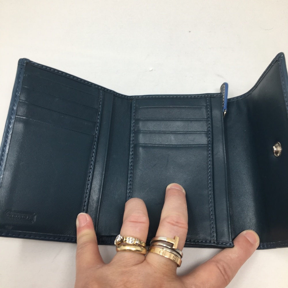 Teal Coach signature fabric wallet/leather inside - Picture 4 of 6